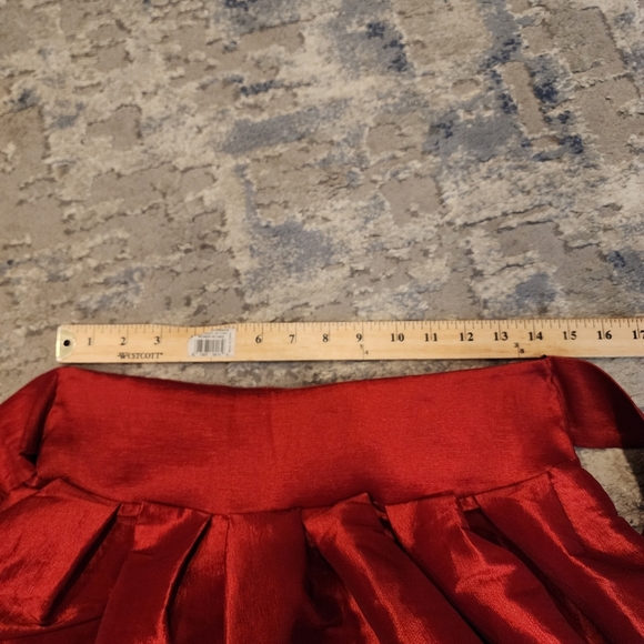 NWT Varga Red Pleated Hi Low Belted Stretch Taffeta Skirt Size Large - Picture 6 of 16